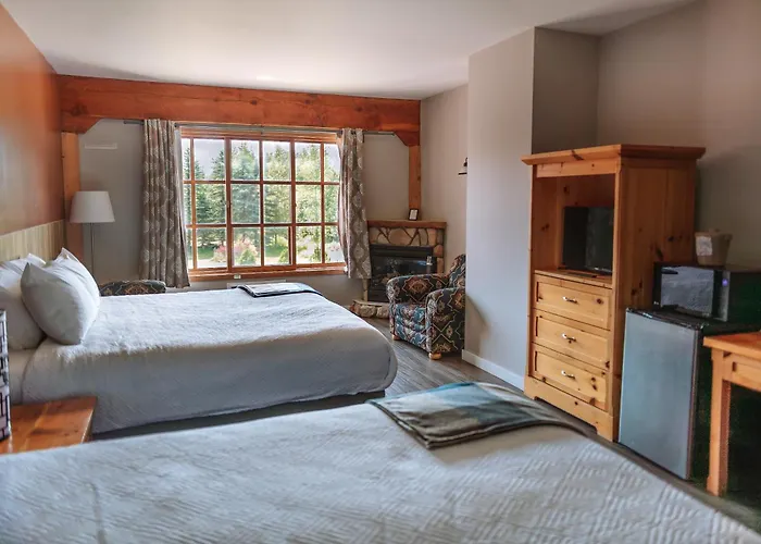 Glacier House Hotel & Resort